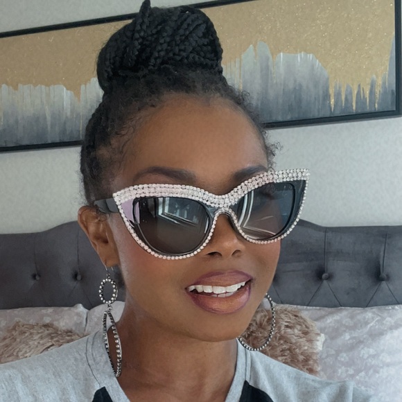 New Arrival Sunglasses “ Sparkle”🕶️ - Picture 4 of 8